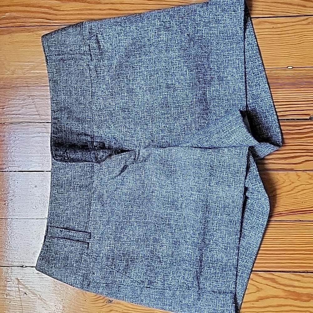 Express dress shorts - Black and White - Size 2